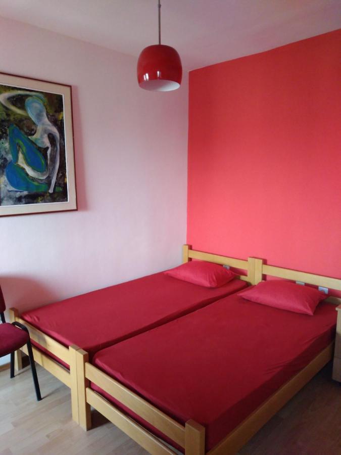 Skopje City Center Red Apartment Exterior photo