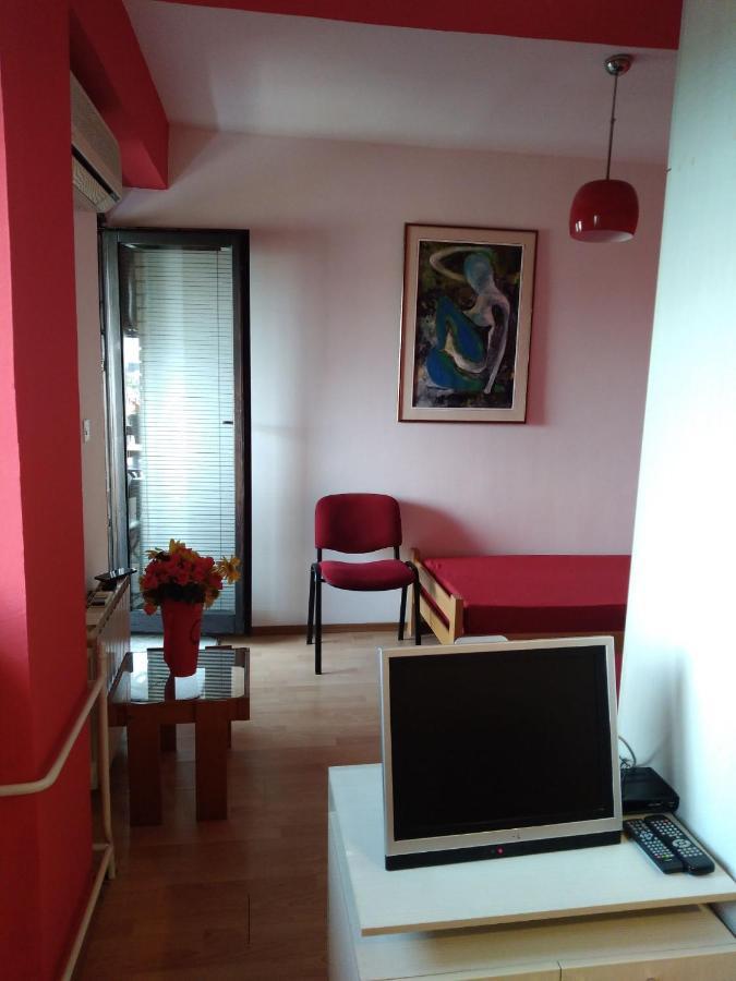 Skopje City Center Red Apartment Exterior photo