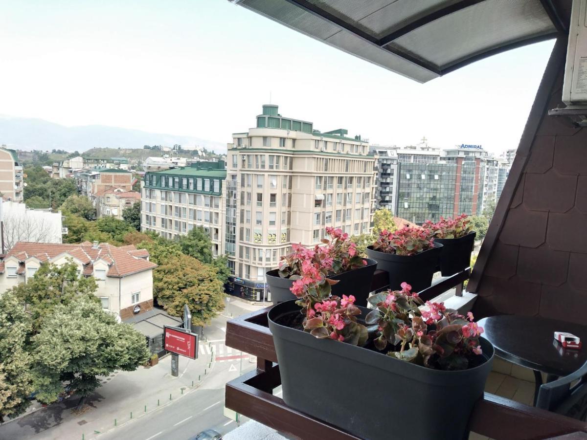 Skopje City Center Red Apartment Exterior photo