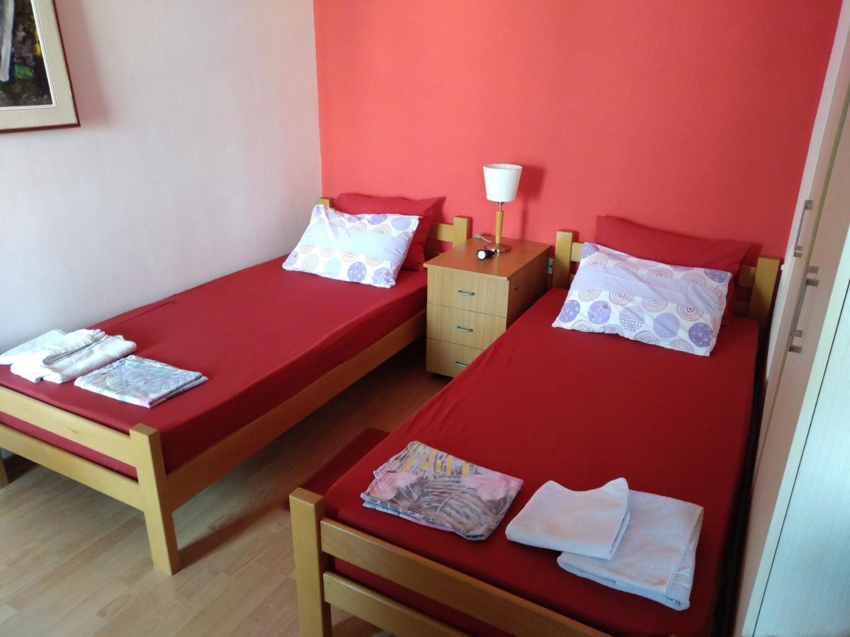 Skopje City Center Red Apartment Exterior photo