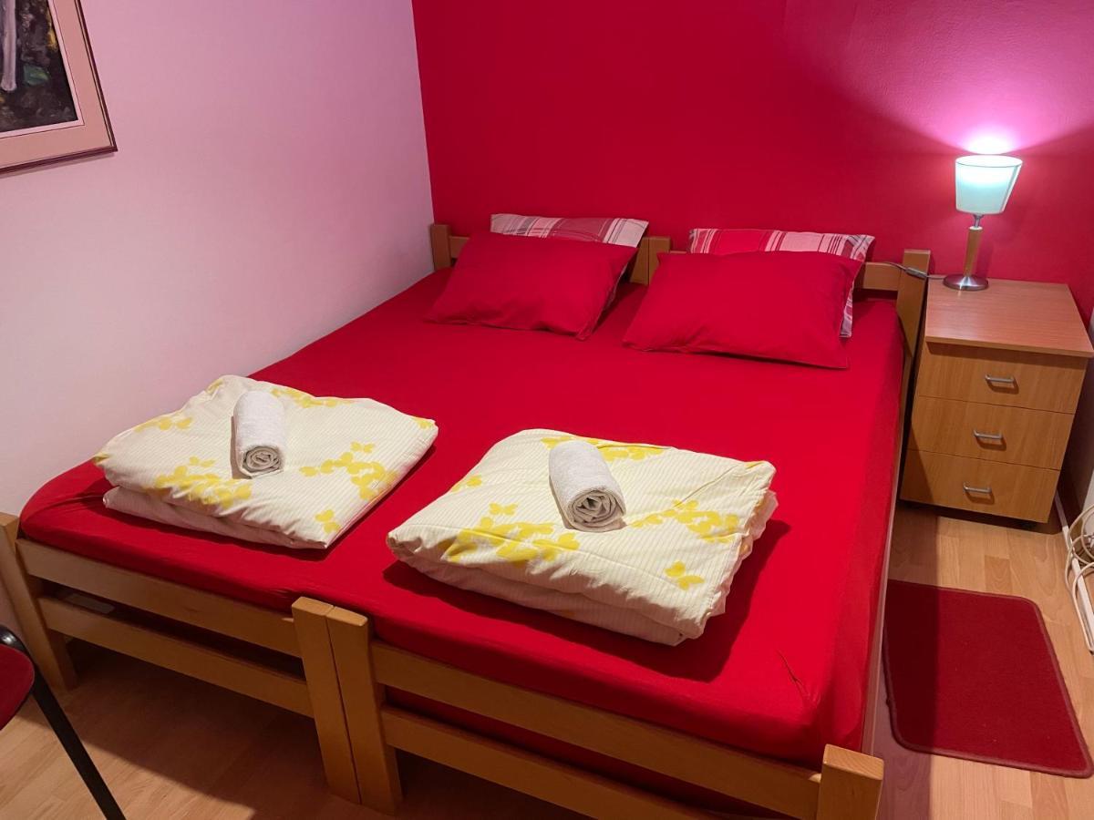 Skopje City Center Red Apartment Exterior photo